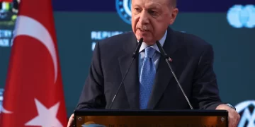 أردوغان يتهم “جمعية تركية لرجال الأعمال” بالتـــدخل في السياسة