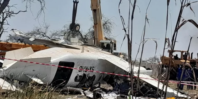 السودان.. مقتل أكثر من 20 إثر سقوط طائرة عسكرية في منطقة سكنية