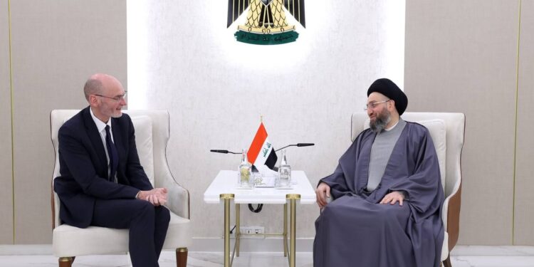 الحكيم يستقبل السفير البريطاني