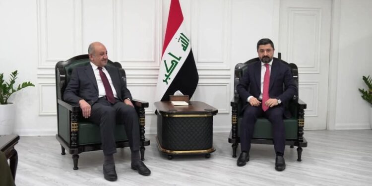 الدفاع والعدل تبحثان آلية إعادة تسجيل أملاك وزارة الدفاع