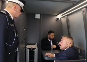 مركبة لفحص متعاطي الكحول والمخدرات ,, لأول مرة في تاريخ الداخلية