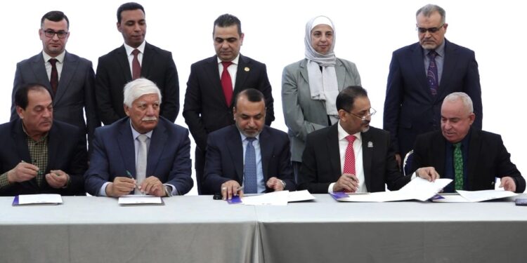 توقيـــع وثيقة إطــــلاق منتدى الحوار الاجتماعي الوطني