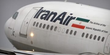 إيران تلغي جميع الرحلات إلى لبنان