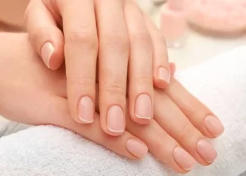 ما الذي يمكن أن تكشفه أظافرك عن صحتك