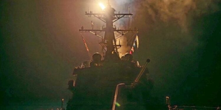 ماذا تفعل أمريكا وأوروبا لمواجهة ضربات الحوثيين في البحر الأحمر؟