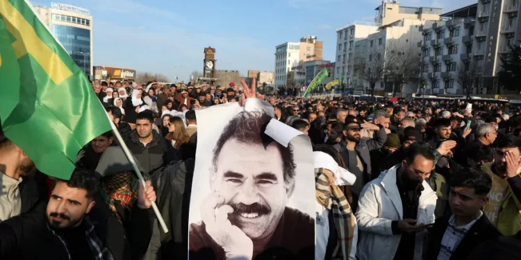 حزب العمال الكردستاني يعلن عن إنه امتثاله لدعوة زعيمه المسجون بتحقيق السلام