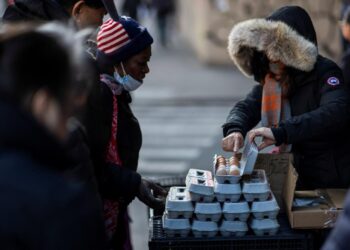 سكان نيويورك يلجأون إلى الابتكار والتكيف بسبب غـــلاء البيض