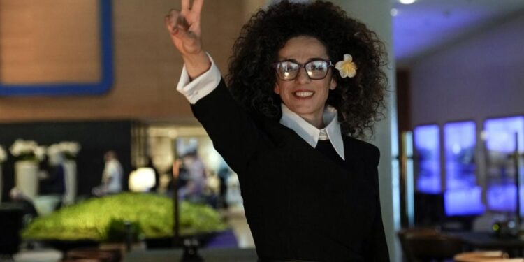 اعتراف مسلح بمحاولة قتل صحافية إيرانية في أميركا مقابل 500 ألف $