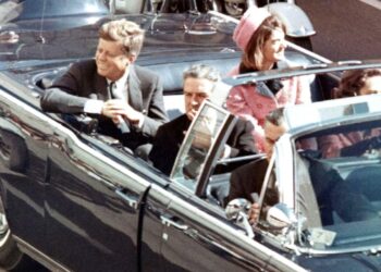 أبرز نظريات المؤامرة في اغتيال الشقيقين كينيدي ولوثر كينغ