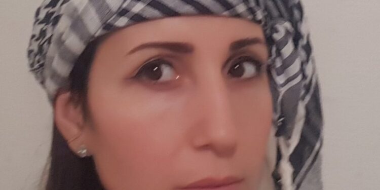 ناشطة علوية تكشف تفاصيل “اتصال مع الشرع”