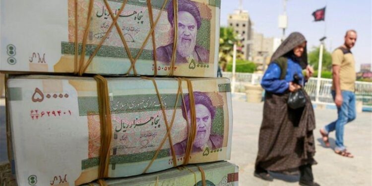 انهيار جديد للتومان الإيراني