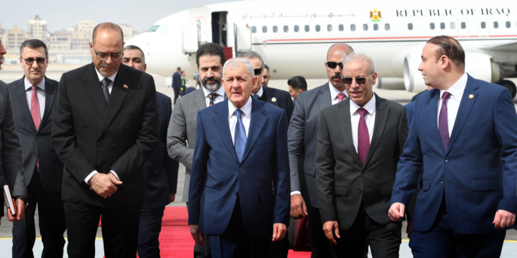 رئيس الجمهورية يصل القاهرة للمشاركة في القمة الطارئة