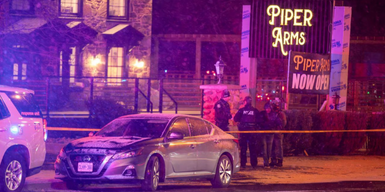 كندا.. إصابة 12 شخصا بهجوم مسلح على حانة