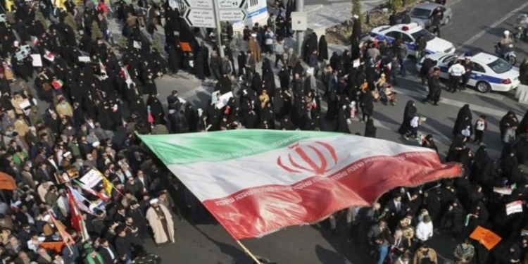 ايران.. انتحـــار قائد احتجاجات “إيزه” بعد اشتباكات مع الأمن