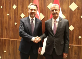 وزير الطاقة التركي يلتقي وزير النفط في بغداد