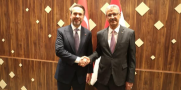 وزير الطاقة التركي يلتقي وزير النفط في بغداد