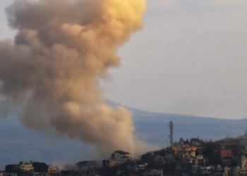 قتلى في غارات إسرائيلية جنوب لبنان ,,, بينهم قائد بـ”حزب الله”
