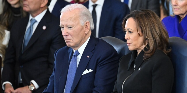 الاستخبارات الأمريكية تلغـــي التصريح الأمني لبايدن