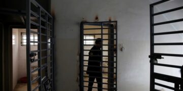 واشنطن تنهــــي 5 مشاريع منح بينها ضحايا التعذيب بالعراق