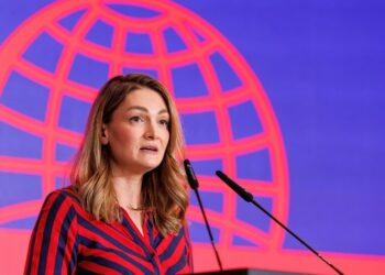 وزيرة الصحة ألالمانية.. استعدوا للحرب ,, وتطالب بتجهيز المستشفيات