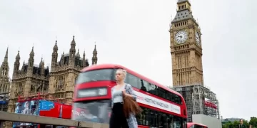 أوروبا تقدم عقارب الساعة