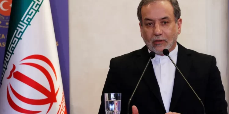 إيران.. دولة عربية ستسلم رسالة ترامب إلى طهران