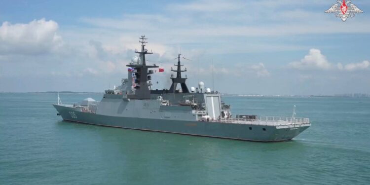 مناورات بحرية تنطلق غداً بين (إيران وروسيا والصين)