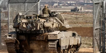 واشنطن تعزز الجيش العراقي و”تتجاهل” الحشد الشعبي