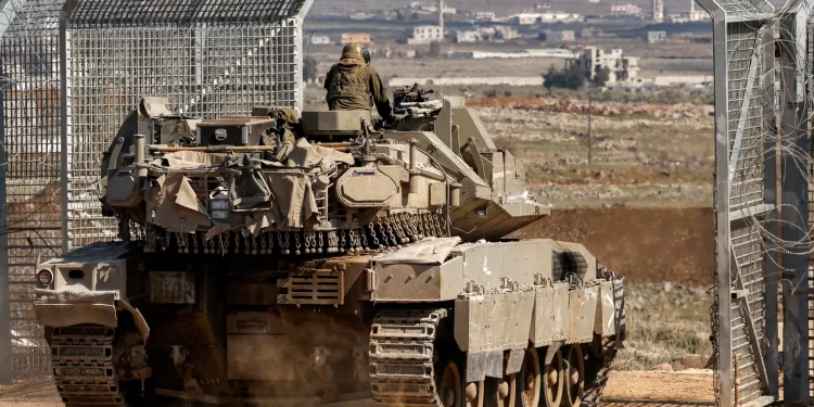 واشنطن تعزز الجيش العراقي و”تتجاهل” الحشد الشعبي