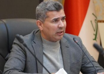 التواضع والتكبر: بين قوة الصدق ووهم العظمة