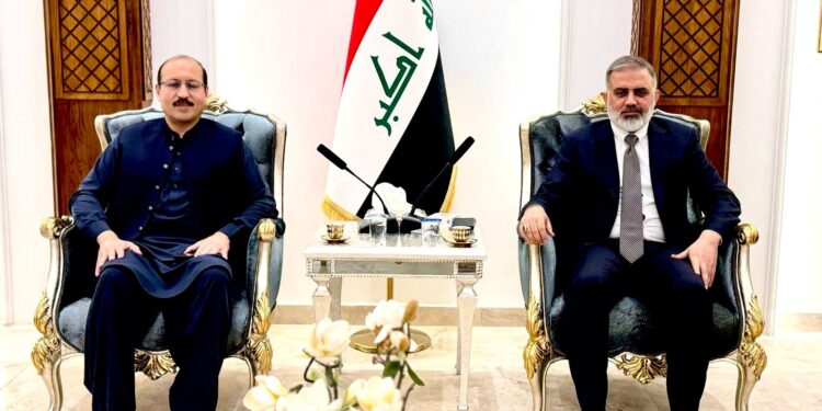 الكلابي يستقبل سفير جمهورية باكستان الإسلامية لبحث تعزيز التعاون الثنائي