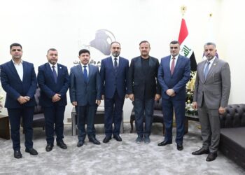 رئيس هيأة الإعلام والاتصالات يستقبل أعضاء لجنة النقل والاتصالات النيابية