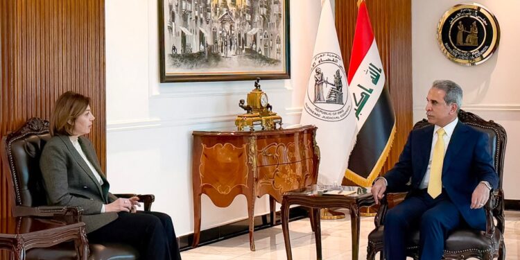 رئيس مجلس القضاء الأعلى يستقبل وزيرة الهجرة والمهجرين