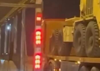 رتل أميركي يدخــل قاعدة عين الأسد،،، من بغداد إلى الأنبار
