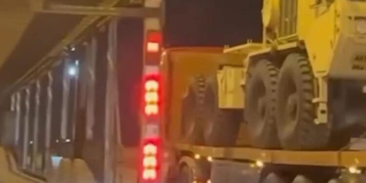 رتل أميركي يدخــل قاعدة عين الأسد،،، من بغداد إلى الأنبار