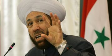 اعتقال مفتي سوريا السابق قبل مغادرته البلاد
