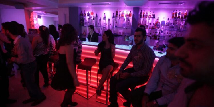 سوريا.. قرار إقفال حانات في حي مسيحي يثير الجدل .. والسلطات تتراجع