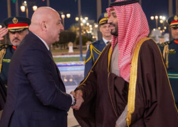 السعودية ولبنان تؤكدان أهمية تعزيز العمل العربي وتنسيق المواقف تجاه القضايا اقليميا ودوليا