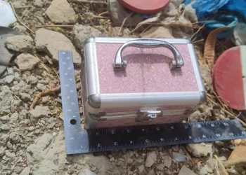 الحوثيون يحــوّلون حقيبة تجميل نسائية إلى لغم متفجر بمجرد اللمس