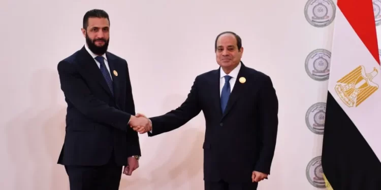 السيسي يجتمع مع الشرع في القاهرة