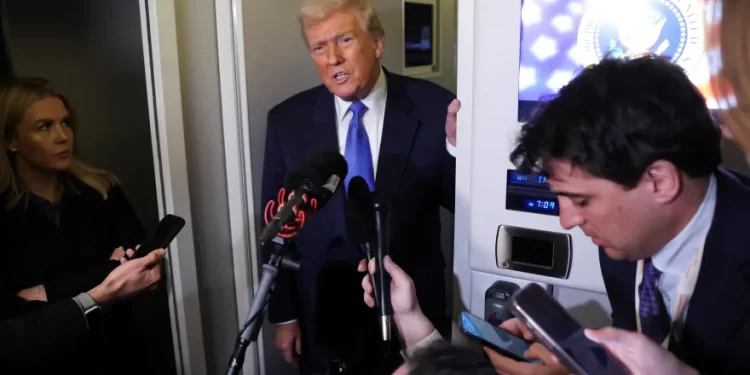 ترامب.. لستُ قلقاً على الإطلاق من المناورات العسكرية بين روسيا والصين وإيران