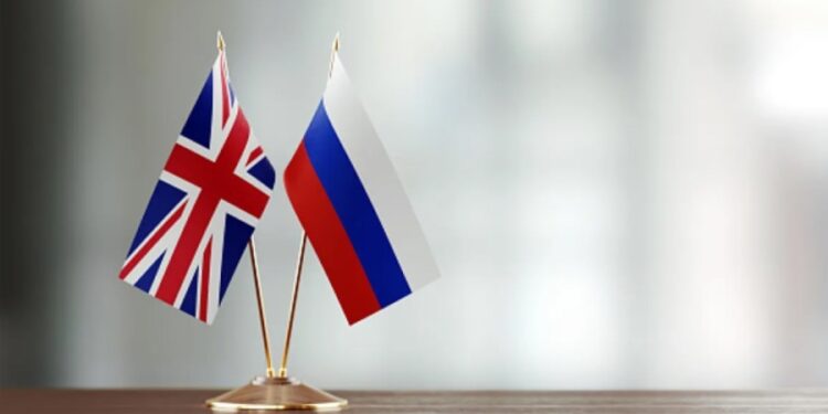 روسيا تطرد شخصين مرتبطين بسفارة بريطانيا بسبب “نشاط مخابرات”