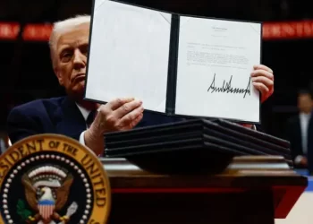 تاريخ الأوامر التنفيذية الأمريكية وأشهرها