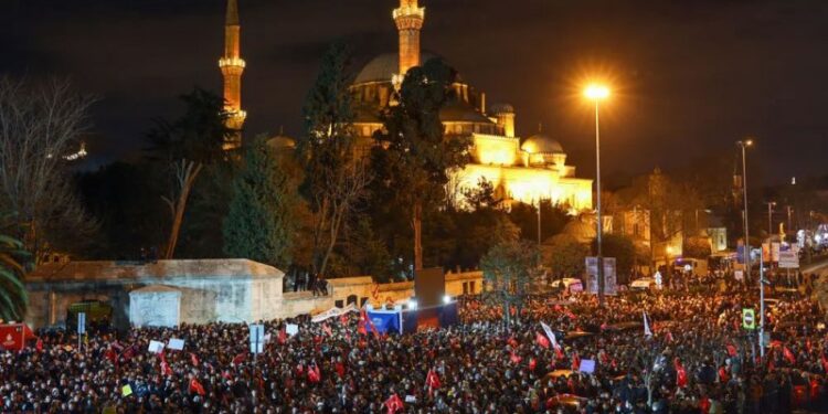 تركيا.. المعارضة تدعو إلى مزيد من الاحتجاجات