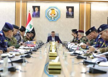 وزير الداخلية يترأس اجتماعاً موسعاً لقادة التشكيلات القتالية