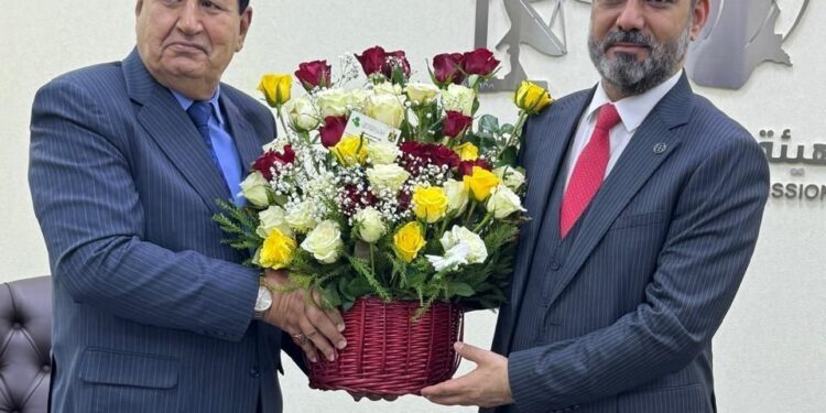 نقيب الصحفيين العراقيين يهنئ نوفل أبو رغيف بمناسبة تكليفه برئاسة هيئة الإعلام والاتصالات