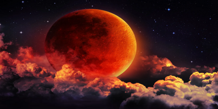 “القمر الدموي” يظهر في السماء,,, غداً الجمعة