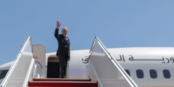 رئيس الجمهورية يتوجه إلى مصر