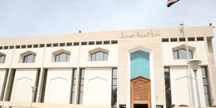 السفارة العراقية في الكويت تعلن عن تعيلقها منح تأشيرات الدخول عبر المنافذ الحدودية