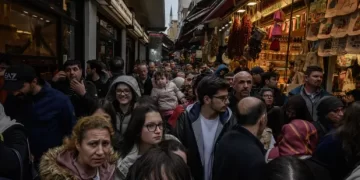 تركيا.. اعتقال 11 شخصا دعوا لــ”مقاطعة التسوق”